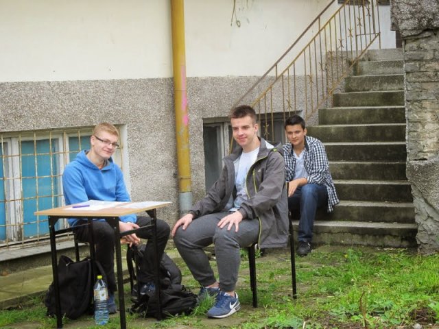 Rozegraj okolicę!